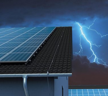 PV-ANLAGE SCHÜTZEN: SO HABEN BLITZEINSCHLÄGE UND ÜBERSPANNUNGEN KEINE CHANCE (Webinar | Online)